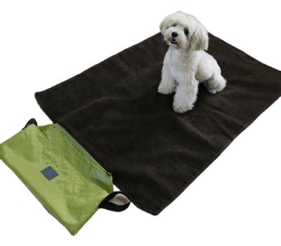 China Durable Folding And Portable Waterproof Outdoor CamoFleece Pets Blanket Warm Dog Blanket for sale