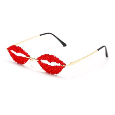 China 2021 Newest Fashion Sunglasses Rimless Sunglasses Women Shape Rhinestone Sunglasses Funny Lips Sunglasses for sale