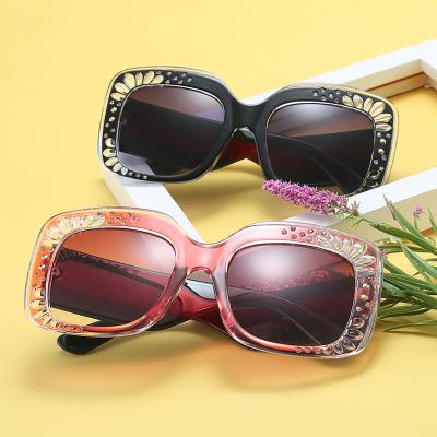 China New Arrivals Square Thick Leg Frame Square Sunglasses Red Diamond Studded Sunglasses for sale