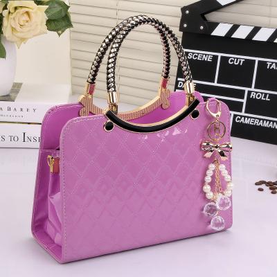 China Daily Outlet Accessories Winter Fashion Bags For Women Brand Diamond Lattice Handbags 2020 Handbag for sale