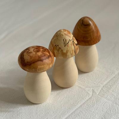 China Viable Automatic Wooden Toothpick Holder Mushroom Dispenser Container Toothpick Holder Cute Home Use Gift Promotion Toothpick Holder for sale