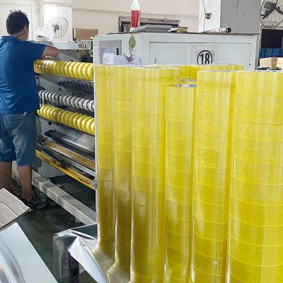 China Fabrieksproductie Plastic Bopp-verpakkingsband voor het afdichten van karton zelfklevend Te koop