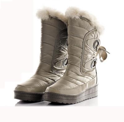 China Bulk Anti-slippery Overstock Winter Boots Women Shoes for sale