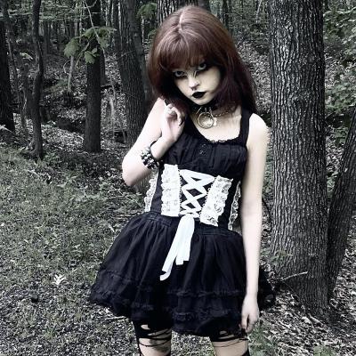 China Breathable Lace Up Trem Da Cintura Corset Gothic Cute Lace Trim Satin Corset Tops Female Fashionable Mature Woman Sexy Underbust Corset for sale