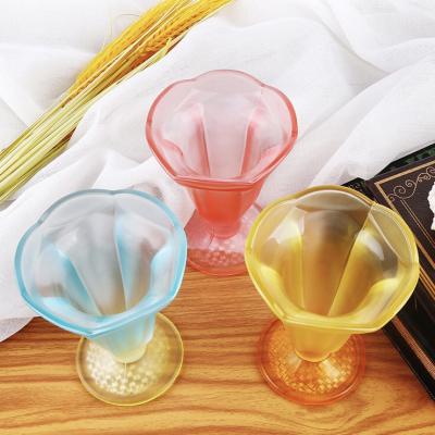 China Beverage newly designed new large ice cream glass cup milkshake dessert cups ice cream glass cup for wedding for sale