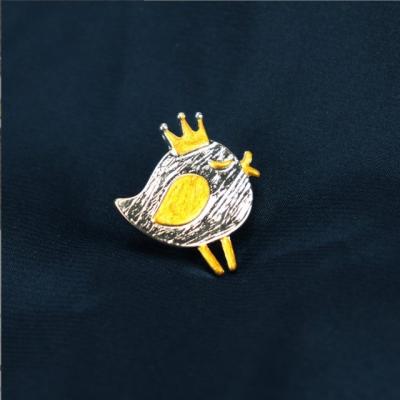 China Maxery 2021 ALLOY New Pin Unisex Dainty Cute Japanese Style Crown Chicken Brooch For Men Women for sale