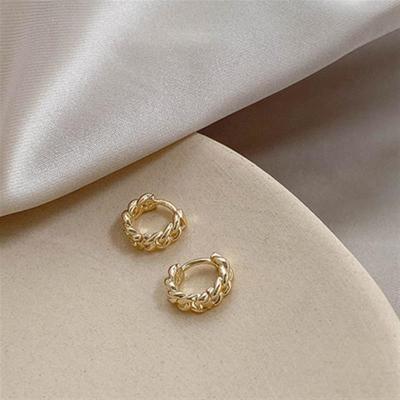 China Maxery's Newest Design Hong Kong Style Ear Studs Retro Small Ear Studs CLASSIC Minimalist Bone Chain Earring for sale