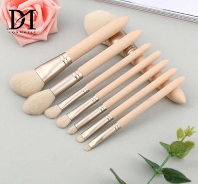 China Angular Blush Unique Makeup 8pcs Biomimetic Fiber Hair Brush Mermaid Makeup Brush Beige Makeup Brush Set for sale