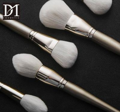 China Angular Blush Finest Goat Hair Wooden Handle Makeup Brush Cleaning Tool Metal Handle Makeup Brush Multifunctional Makeup Brush for sale