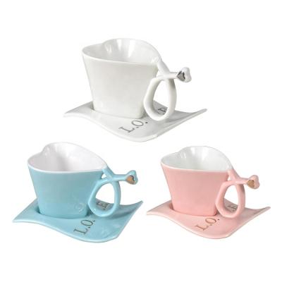 China Viable Tea Milk Espresso Water Heart Shaped Ceramic Cup Set With Flat Spoon Saucer Valentine Christmas Gift Heart Shaped Ceramic for sale