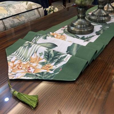 China Modern Modern Digital Printed Floral Jacquard Fabric Polyester Table Woven Runner With Tassels for sale