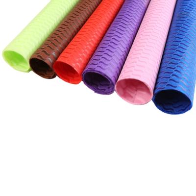 China 2021 Waterproof Nonwoven Material Wrap Cloth Mother's Day Pure Color for sale