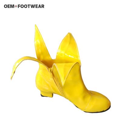 China Custom Made Color OEM Halloween Clown Shoes Carnival Festival Spoof Spoof Whole Tunnel Yellow Banana Stage Performance Boots for sale