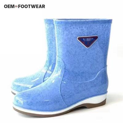 China Brand Jelly Crystal Boots Fashion Trend Women Anti-skid Medium Boots Comfortable Light Waterproof for sale