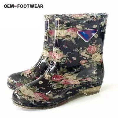 China Fashion Waterproof Short Barrel Waterproof Shoes Cotton Rain Shoes Anti Slip Overshoe Medium Barrel Work Rubber Shoes for sale