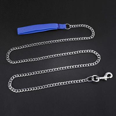 China 2021 Sustainable Factory Direct Sales Of Pet Supplies Dog Flat Chain Lead With Foam Handle for sale