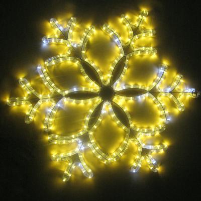 China Outdoor Commercial Holiday Pattern LED Festival Christmas Snowflake Waterproof Light 2D Pole Mounted Light for sale