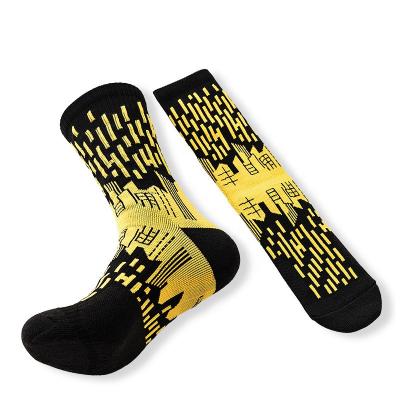 China Antibacterial Wholesale Custom Anti Slip Compression Basketball Logo Man Comfortable Sports Sock for sale