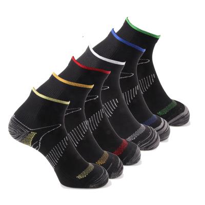 China Custom Running Jogging Mens Black Compression Sports Socks Antibacterial for sale