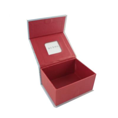 China Recyclable Luxury Foldable Clamshell Gift Box Elegant Packaging for sale