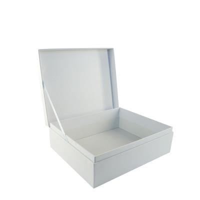 China Recyclable Custom Luxury White Wedding Gift Box Packaging 4C Printing for sale