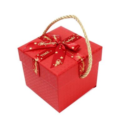 China Coated Paper Christmas Eve Apple Chocolate Gift Box Cardboard Candy Packaging Paper Boxes for sale