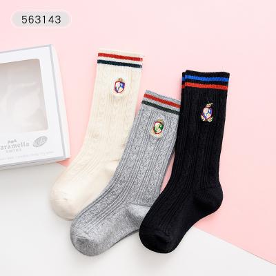 China Viable High Quality Girls Embroidered Knee High Socks Knee High Socks for sale