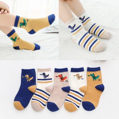 China Sustainable Kids Socks 5 Pairs 1-11Y Kids Socks 3D Heart Pattern Soft Cotton Socks for sale