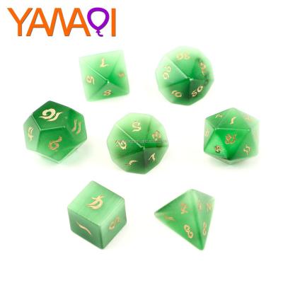 China 7pcs Dice Set Support Customized Astrology Dice Synthetic Green Cat Eye Stone Dice Set Z02 for sale