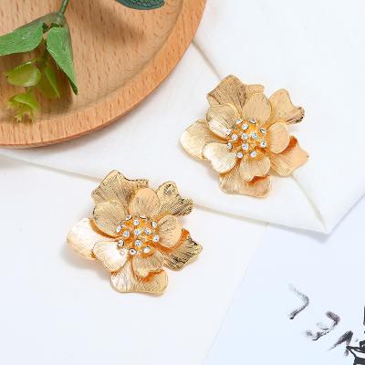 China ALLOY Vintage To Exaggerate Big Ear Studs For Female Fashion Rose Diamond Gold Color Earrings Popular for sale