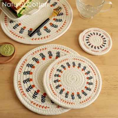 Cina Coffee Sustainable Round Cotton Woven Dining Heat Resistant Nordic Table Mats And Coasters For Hotel Party Home Kitchen in vendita