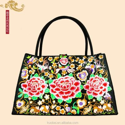 China Popular National Women's Chinese Wind Yunnan Peony Peony Embroidery Fabric Ladies Handbags Wholesale Cloth Handbags for sale