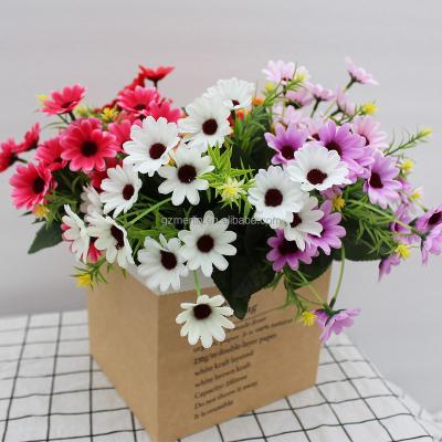 China New Small Plastic Wedding and Daisy Flower Decorative Floral Artificial Mini Daisy Bouquet For Home Garden Party Decoration for sale