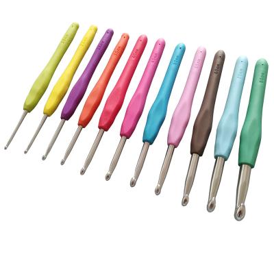 China TPR+Aluminum+Plastic Sweater Wholesale Needlework Tools Rainbow Knitting Hook Set TPR Soft Handle Aluminum Hook for sale