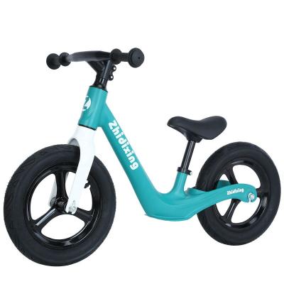 China Aluminum Alloy 2-6 Years Princess Car Magnesium Alloy Car Handlebar Kids Height Adjustable Scooter Exercise Running Balance Scooter for sale