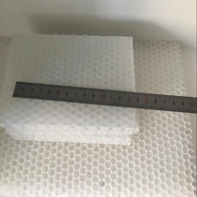 China Environmental Friendly Fiberglass PP Honeycomb Core Can Make Boat Panel for sale