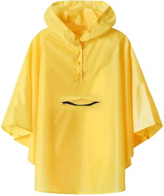 China Polyester Regenmantel Männer und Frauen Universal Poncho Mode Radfahren Wandern Regenmantel zu verkaufen