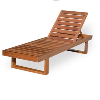 China Relaxing Outdoor Furniture Pine Wood Recliner for Casual Seating at the Beach or Pool for sale