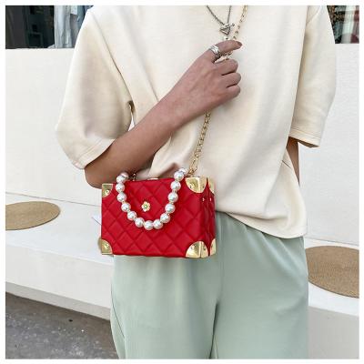 China Cute Mini Fashion Totes Small Messenger Convenient Bag Pearl Handle Cross - Body Bag Diamond Tote Handbags for sale