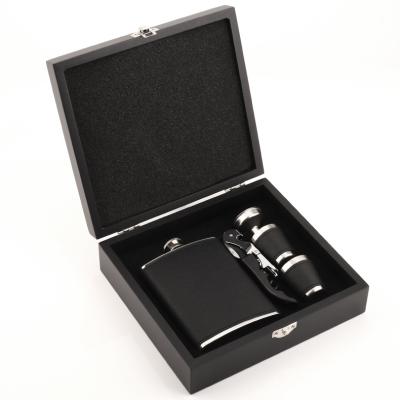 China 8oz metal stainless steel hip flask with leather hip flask gift set for promotion for sale