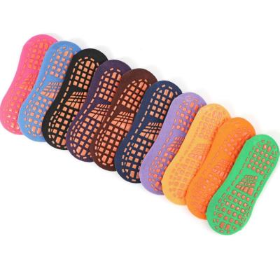 China Sustainable trampoline bumps boys and girls anti slip glue floor candy color home yoga dispensing socks for sale