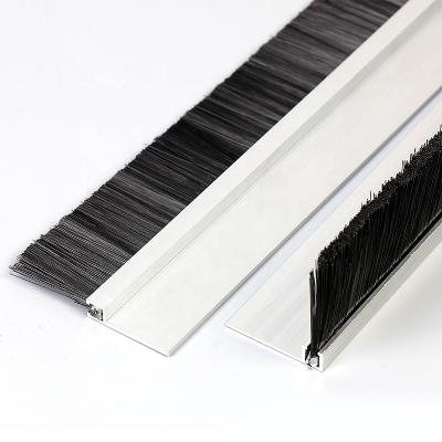 Cina Sigillo metallo per porte di nylon spazzola esclusiva di tira Stripe spazzola pinna Weatherstripping in vendita