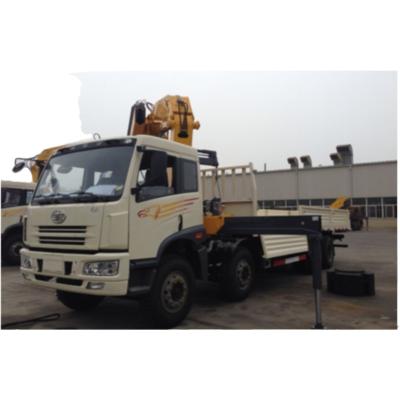 China TRUCK CRANE 4*2 Dongfeng Truck 5tons Boom Crane for sale