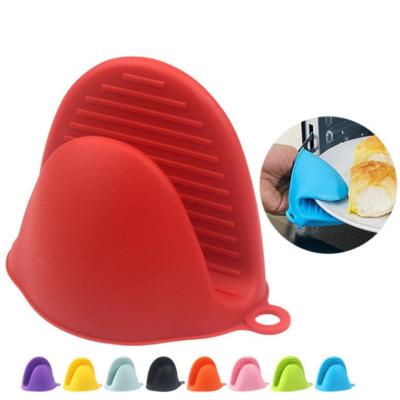 China P0061 Sustainable Hot Selling Heat Resistant Pot Cups Microwave Kitchen Oven Mitt Non-Slip Silicone Glove Insulated Hand Clip for sale