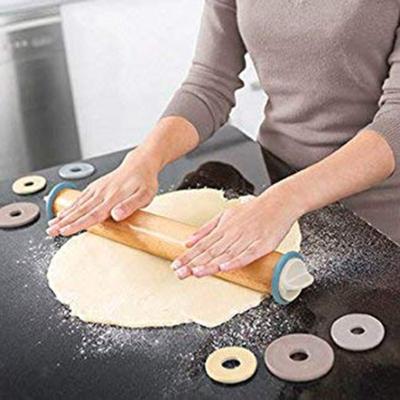 China Sustainable Wholesale Adjustable Fudge Oak Wood Pin With Removable Rings For Pizza And Pie Pasta for sale