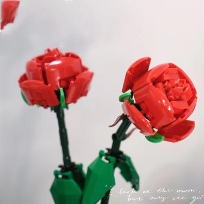 China Eco-friendly Non-toxic Beautiful Rose DIY Flowers Bouquet Valentine's Gift Romantic Home Decoration Building Block Assembly Bouquet for sale