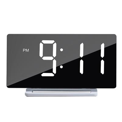 China Hot Selling Amazon New Design Smart Radio Mirror LED Digital Reading Clock and Desktop Alarm Clock with FM Radio for sale