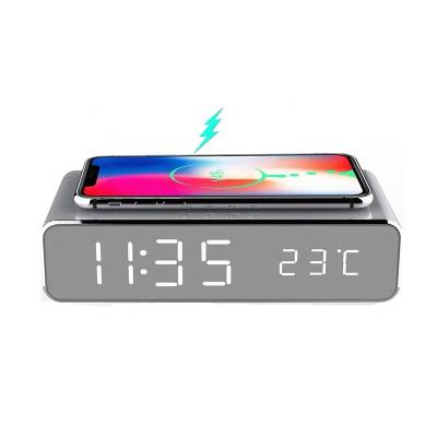 China Class 2020 New Design Led Digital Alarm Clock With QI Temperature Display Radio Fast Charging Charger for sale