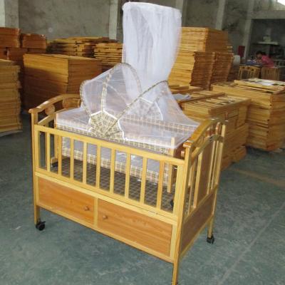 China 2021 Traditional Wooden Portable Folding Environmental Crib Hospital Baby Crib Bed Baby Swing Environmental Hutch for sale