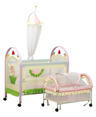 China Baby Hutch Crib Wheels Portable Baby Crib with Crib Mosquito Net for sale